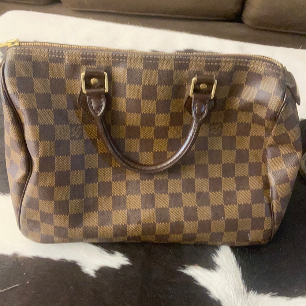 Louis Vuitton Damier Speedy Medium size